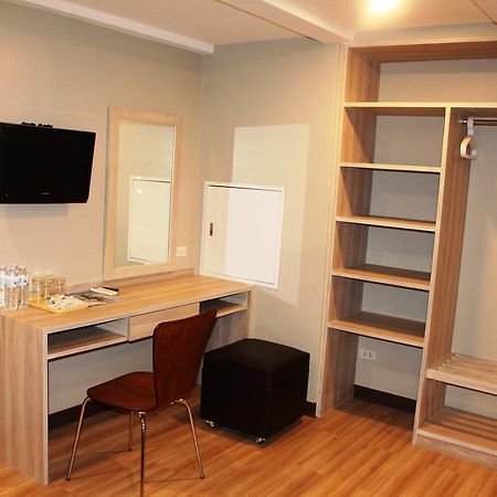 Ywca Hotel Bangkok Extérieur photo