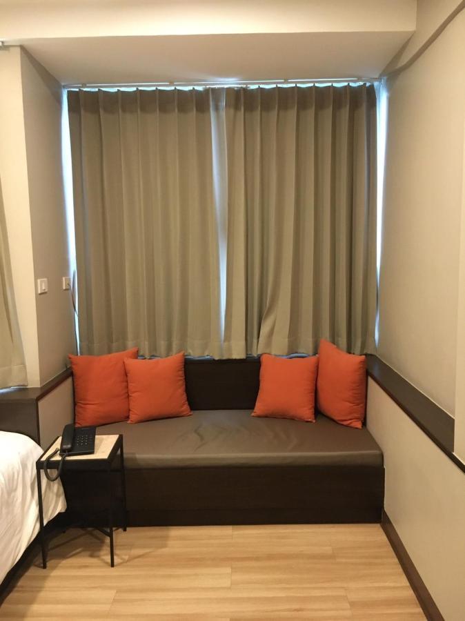 Ywca Hotel Bangkok Extérieur photo