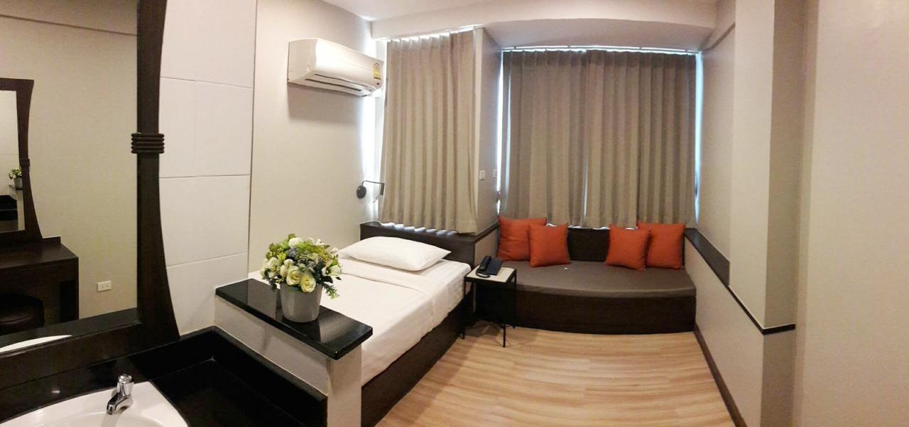 Ywca Hotel Bangkok Extérieur photo